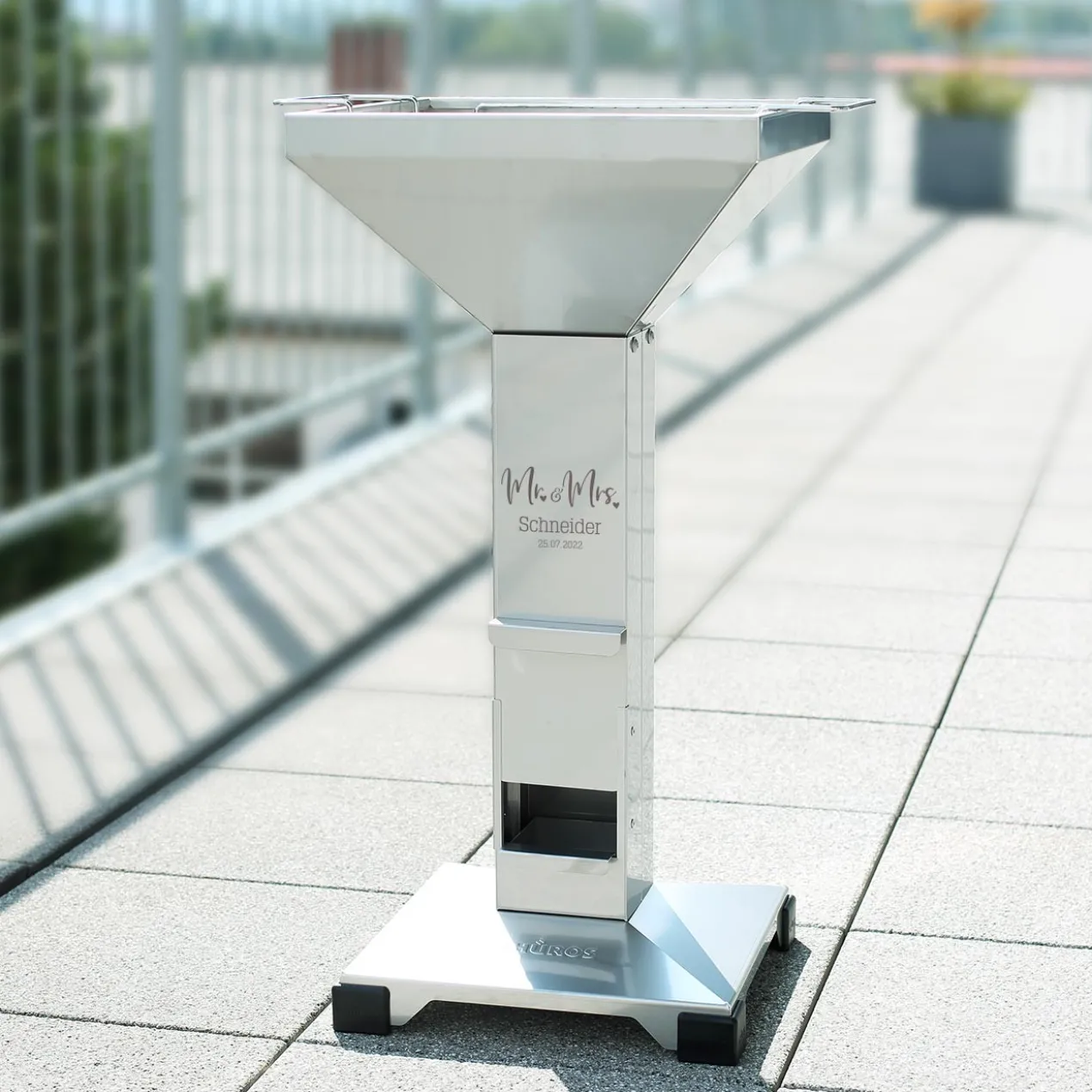 Thüros T2 Kaminzuggrill aus Edelstahl als persönliches Geschenk zur Hochzeit | Hochwertiger Grill