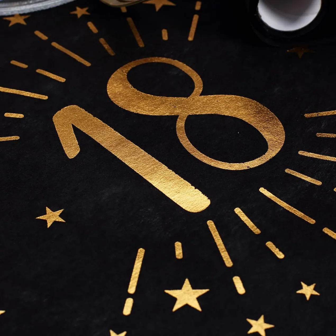 Tischläufer aus Vlies zum 18. Geburtstag - schwarz/gold