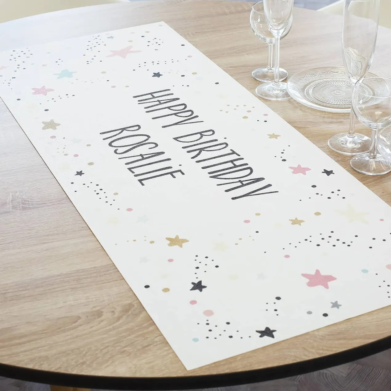 Tischläufer zum Geburtstag mit Sternen und Name bedruckt
