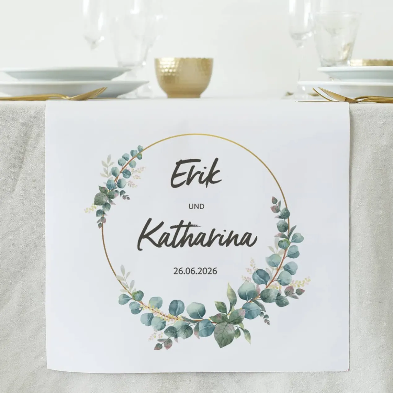 Tischläufer zur Hochzeit mit Eukalyptus-Motiv, Namen und Datum - in zwei Längen