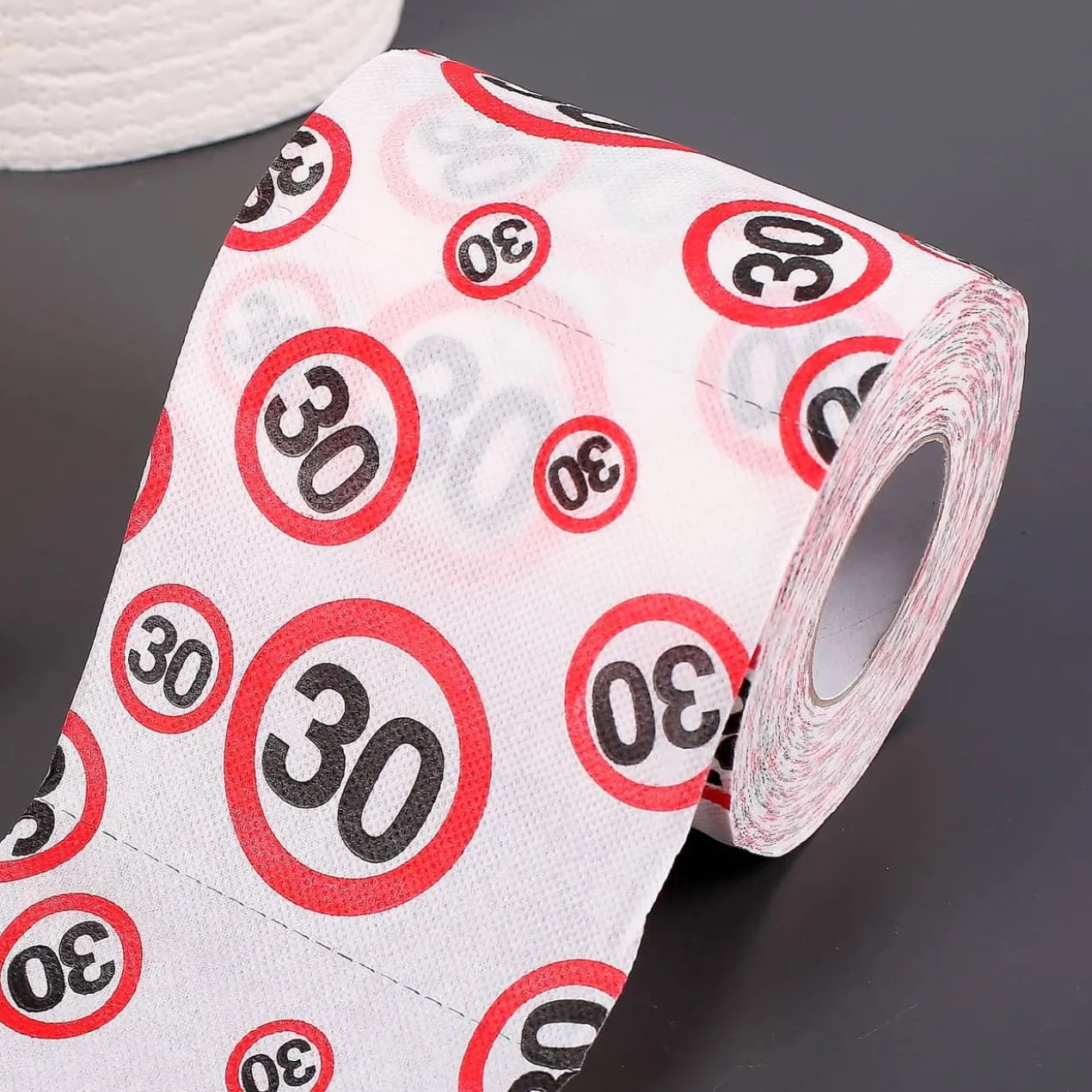 Toilettenpapier mit Aufdruck Achtung 30