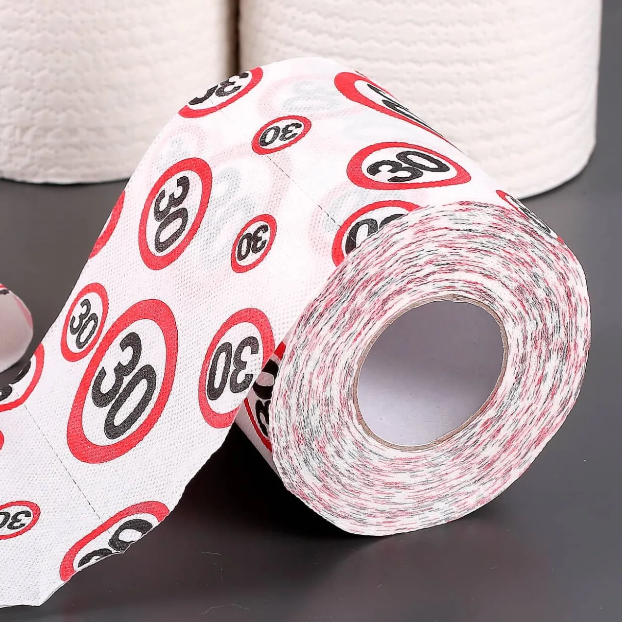 Toilettenpapier mit Aufdruck Achtung 30