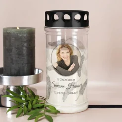 Trauer-Grablicht mit Foto und Federmotiv