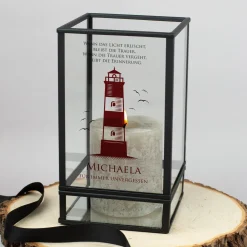 Trauer Windlicht mit Leuchtturm | Personalisierte Laterne mit Name & Datum von Ritzenhoff & Breker