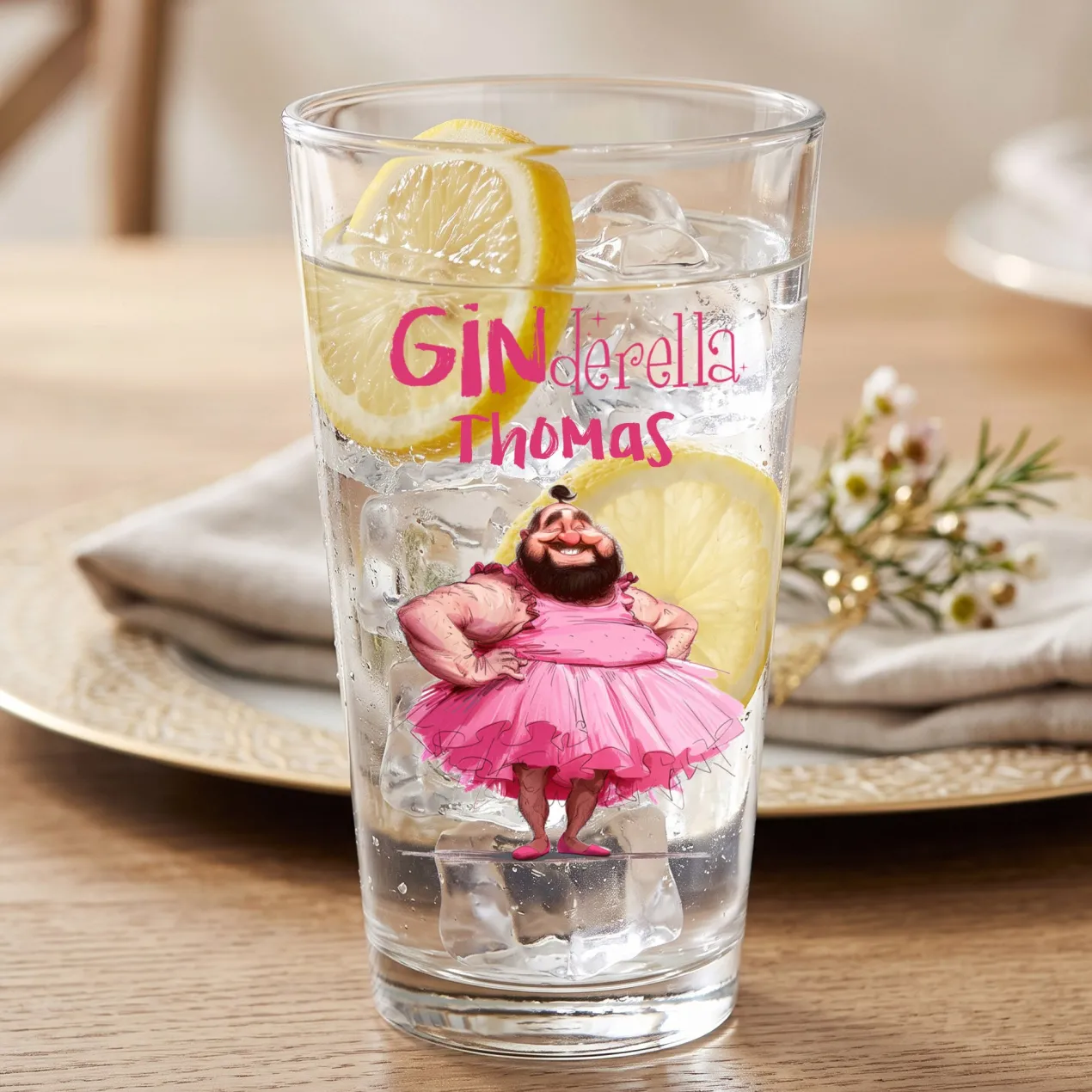 Trinkglas 'Ginderella' mit Name personalisiert | Gin Tonic Glas als lustiges Geschenk für Männer