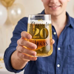 Trinkglas mit Aufdruck 'Cheers' zum 20. Geburtstag | 430 ml Glas als Geburtstagsgeschenk