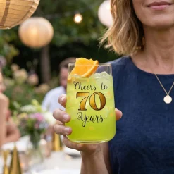 Trinkglas mit Aufdruck 'Cheers' zum 70. Geburtstag | 430 ml Glas als Geburtstagsgeschenk