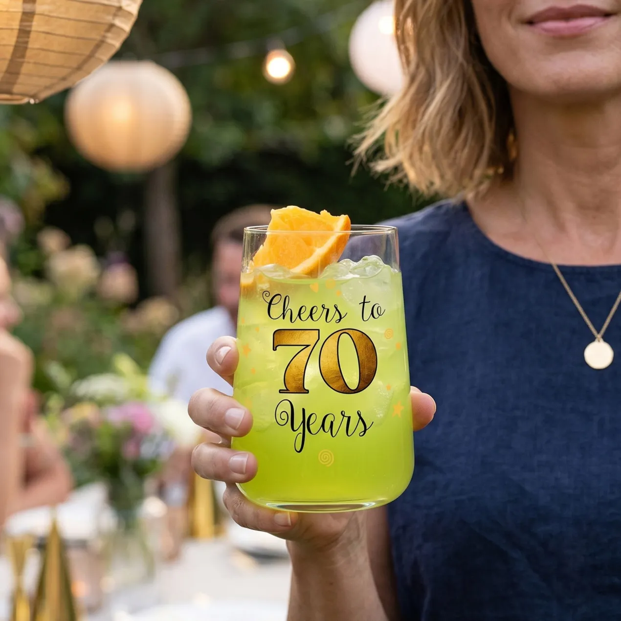 Trinkglas mit Aufdruck 'Cheers' zum 70. Geburtstag | 430 ml Glas als Geburtstagsgeschenk