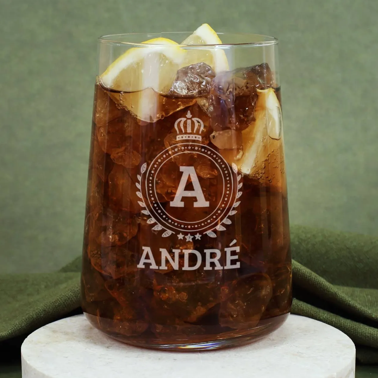 Trinkglas mit Name und Initial zum Geburtstag oder Vatertag