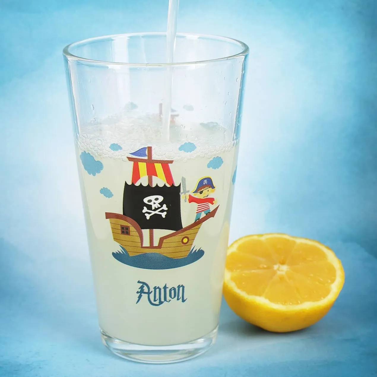 Trinkglas mit Piratenschiff und Name bedruckt