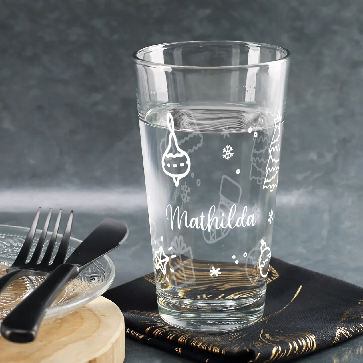 Trinkglas personalisiert mit Name und weihnachtlichen Ornamenten | Geschenk zu Weihnachten | 300 ml