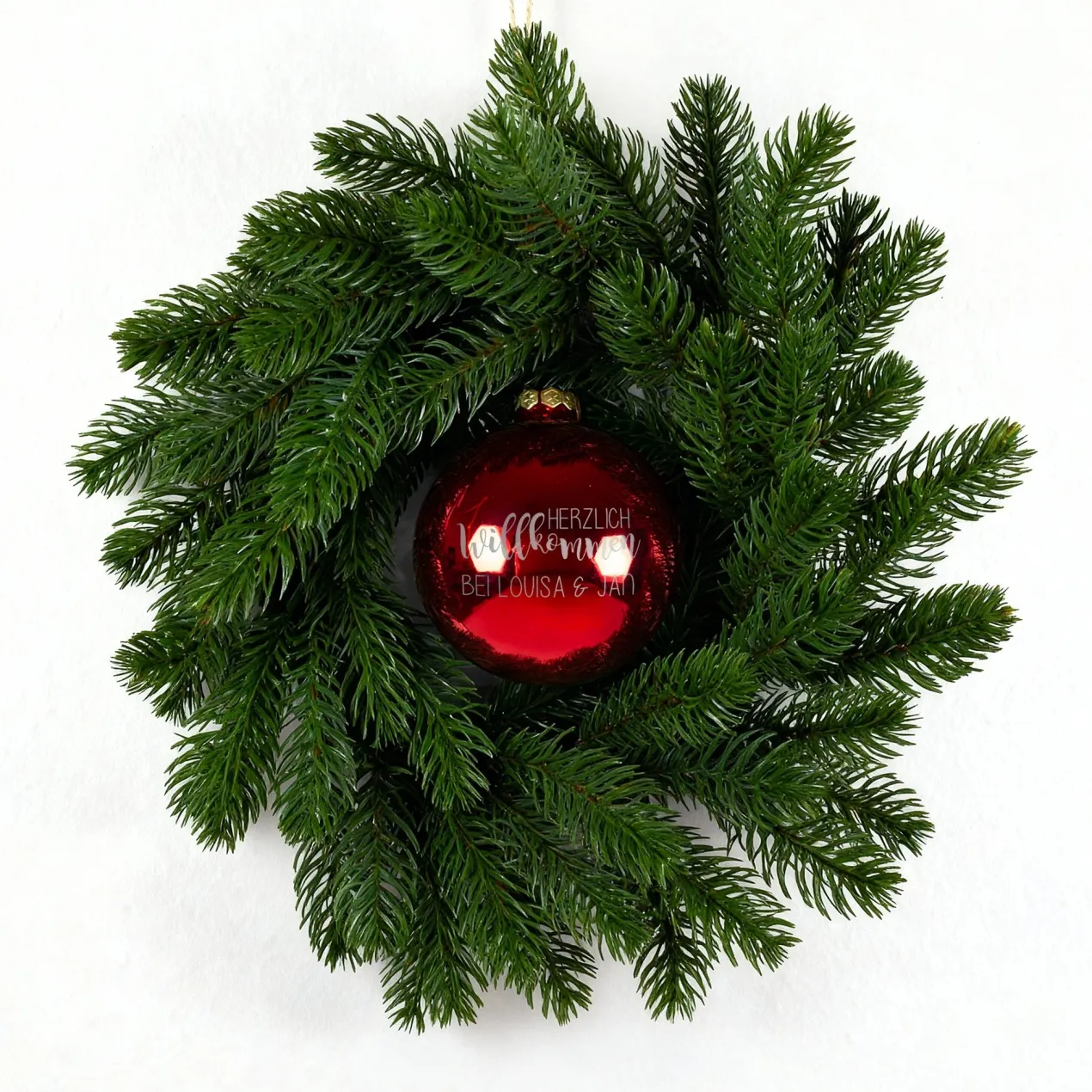 Türkranz mit personalisierter Kugel 'Willkommen' und Wunschgravur zu Weihnachten in Rot oder Weiß
