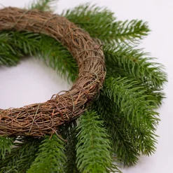 Türkranz & Wandschmuck mit gravierter Kugel 'Frohe Weihnachten' in Rot oder Weiß | Weihnachtsdeko