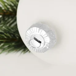 Türkranz & Wandschmuck mit gravierter Kugel 'Frohe Weihnachten' in Rot oder Weiß | Weihnachtsdeko