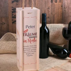 Träume gehen nie in Rente - Flaschenverpackung aus Holz mit Wunschtext