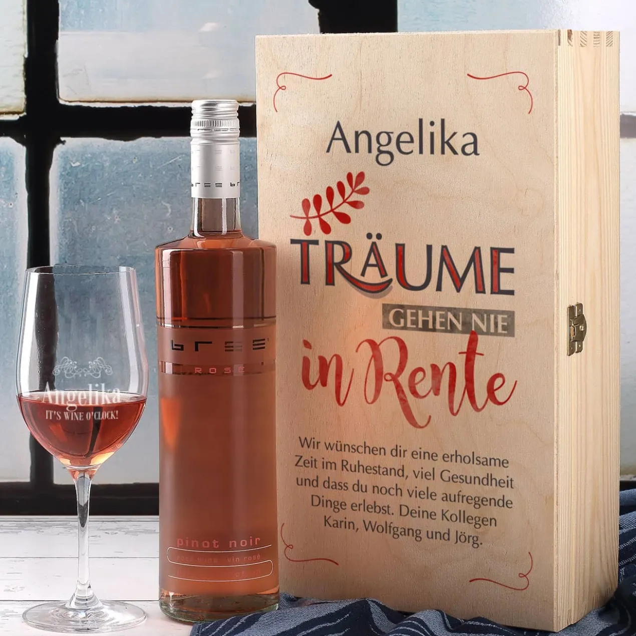 Träume gehen nie in Rente - Wein-Set mit graviertem Glas
