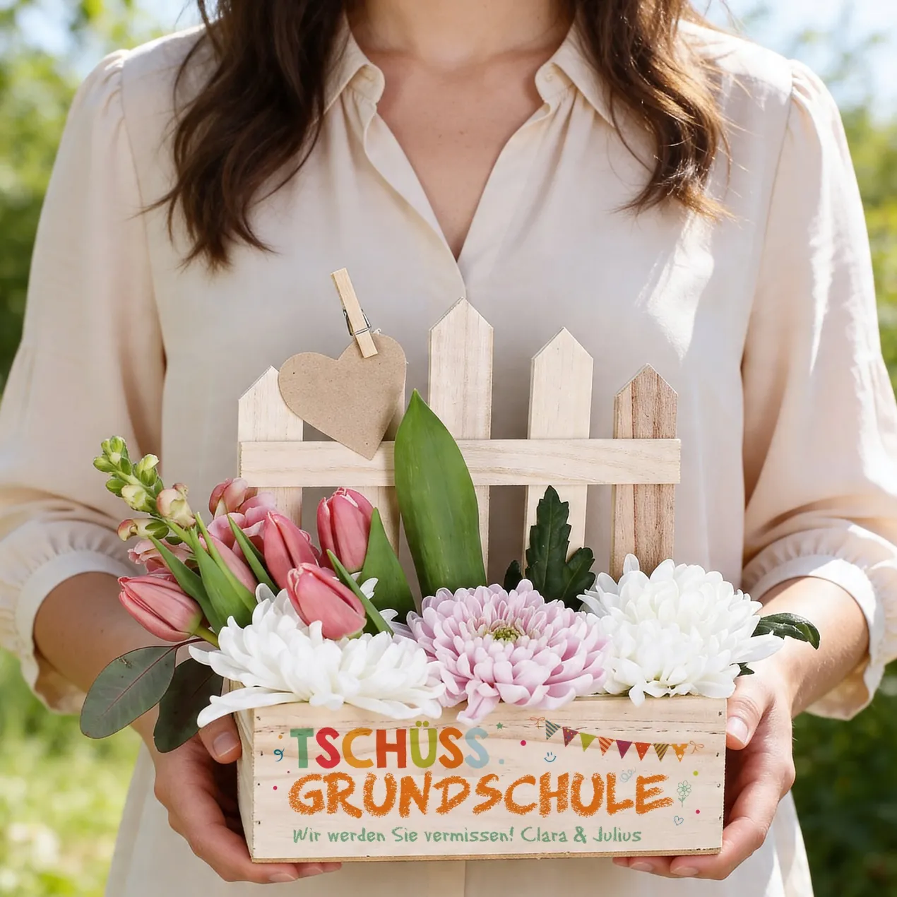 Tschüss Grundschule - Präsentkorb Pflanzkiste als Abschiedsgeschenk für Lehrer