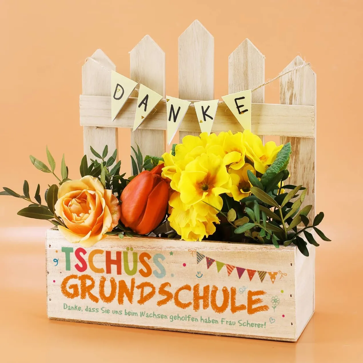 Tschüss Grundschule - Präsentkorb Pflanzkiste als Abschiedsgeschenk für Lehrer