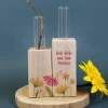 Vase mit Blumenmotiv und Ihrem Wunschtext - Reagenzgläser in Holzsockel