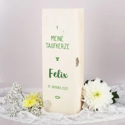 Verpackung für Taufkerzen - Holzbox mit Name und Datum in drei Farben zur Auswahl
