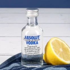 Vodka Lemon Geschenk-Set mit graviertem Glas und 1 kleine Flasche Absolut Vodka