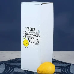 Vodka Lemon Geschenk-Set mit graviertem Glas und 1 kleine Flasche Absolut Vodka