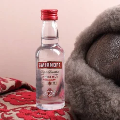 Vodka Smirnoff mit graviertem Vodkaglas in bedruckter Geschenkbox mit Glückwunschtext