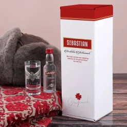 Vodka Smirnoff mit graviertem Vodkaglas in bedruckter Geschenkbox mit Glückwunschtext