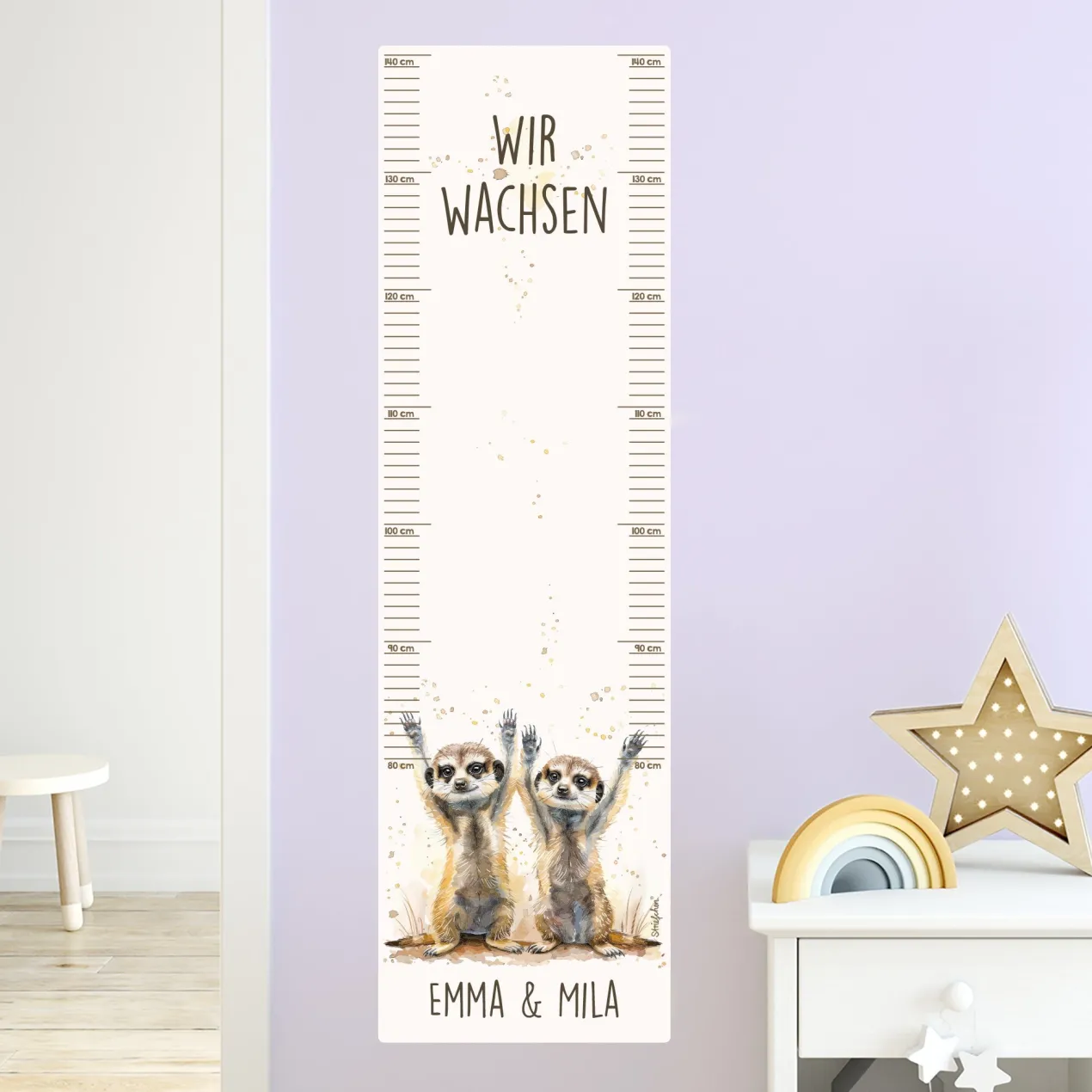 Wandtattoo Messlatte Erdmännchen-Zwillinge mit Namensaufdruck
