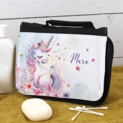 Waschtasche für Mädchen mit Einhorn Motiv und Name personalisiert | Kulturbeutel für Kinder