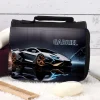 Waschtasche mit Sportwagen-Motiv für Jungen mit Name personalisiert | Kulturbeutel in schwarz