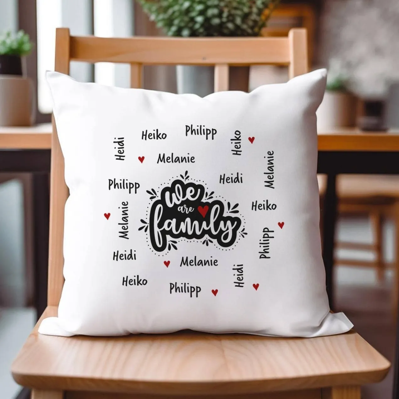 We are family - Kissen mit vier Namen