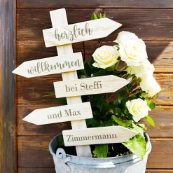 Wegweiser - Herzlich Willkommen - mit Wunschgravur zur Hochzeit oder zum Einzug