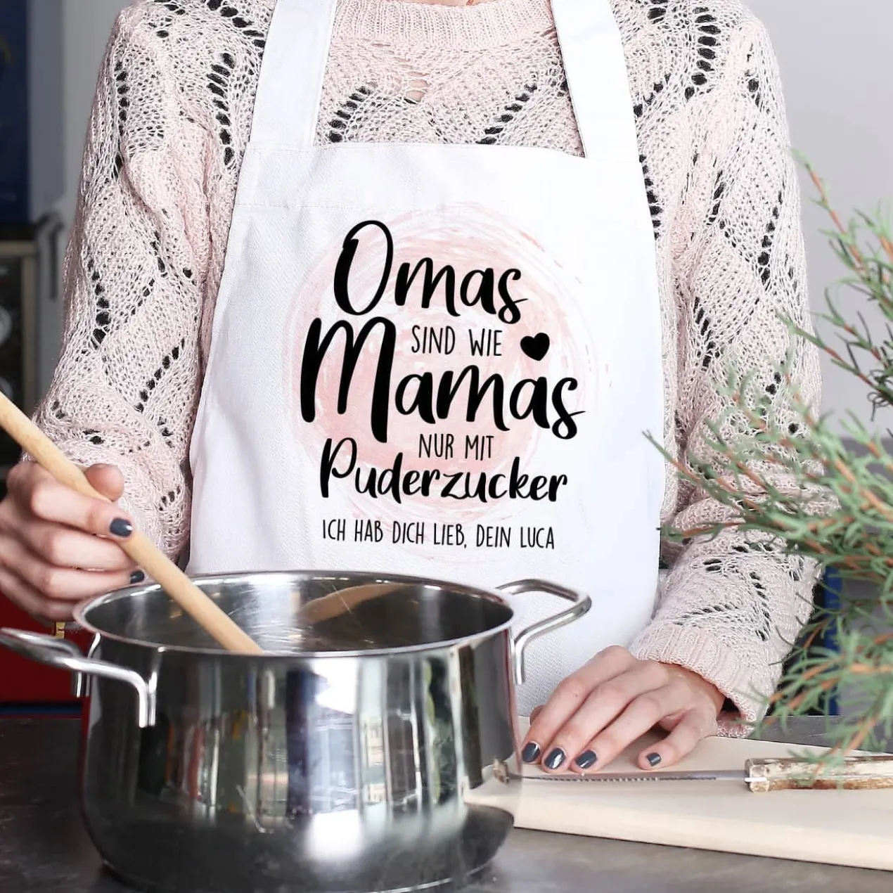 Weiße Schürze - Omas sind wie Mamas - mit Ihrem Wunschtext