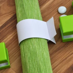 6 weiße Serviettenringe aus Pappe