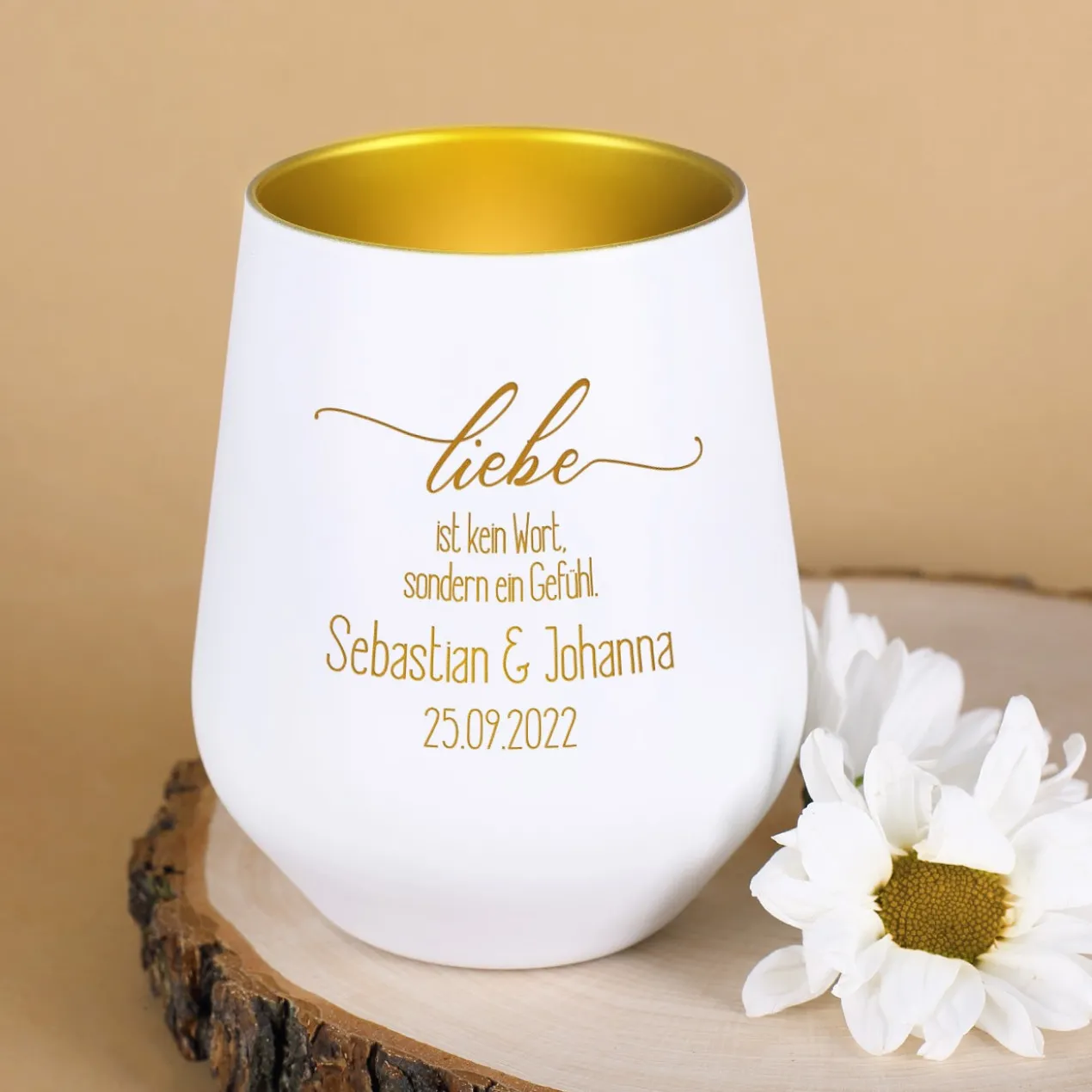 Weißes Windlicht zur Hochzeit - Liebe ist kein Wort, sondern ein Gefühl - mit Namen und Datum