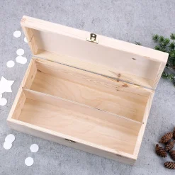 Weihnachtliche Geschenkverpackung mit Rentier-Applikation