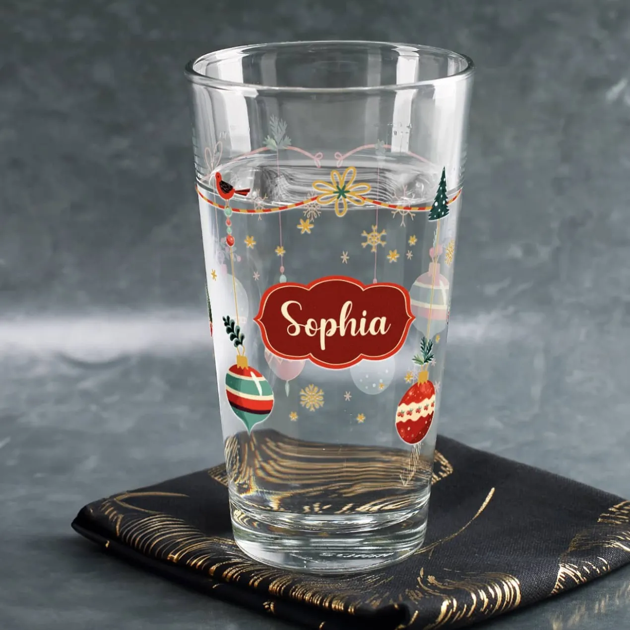 Weihnachtliches Trinkglas mit Name