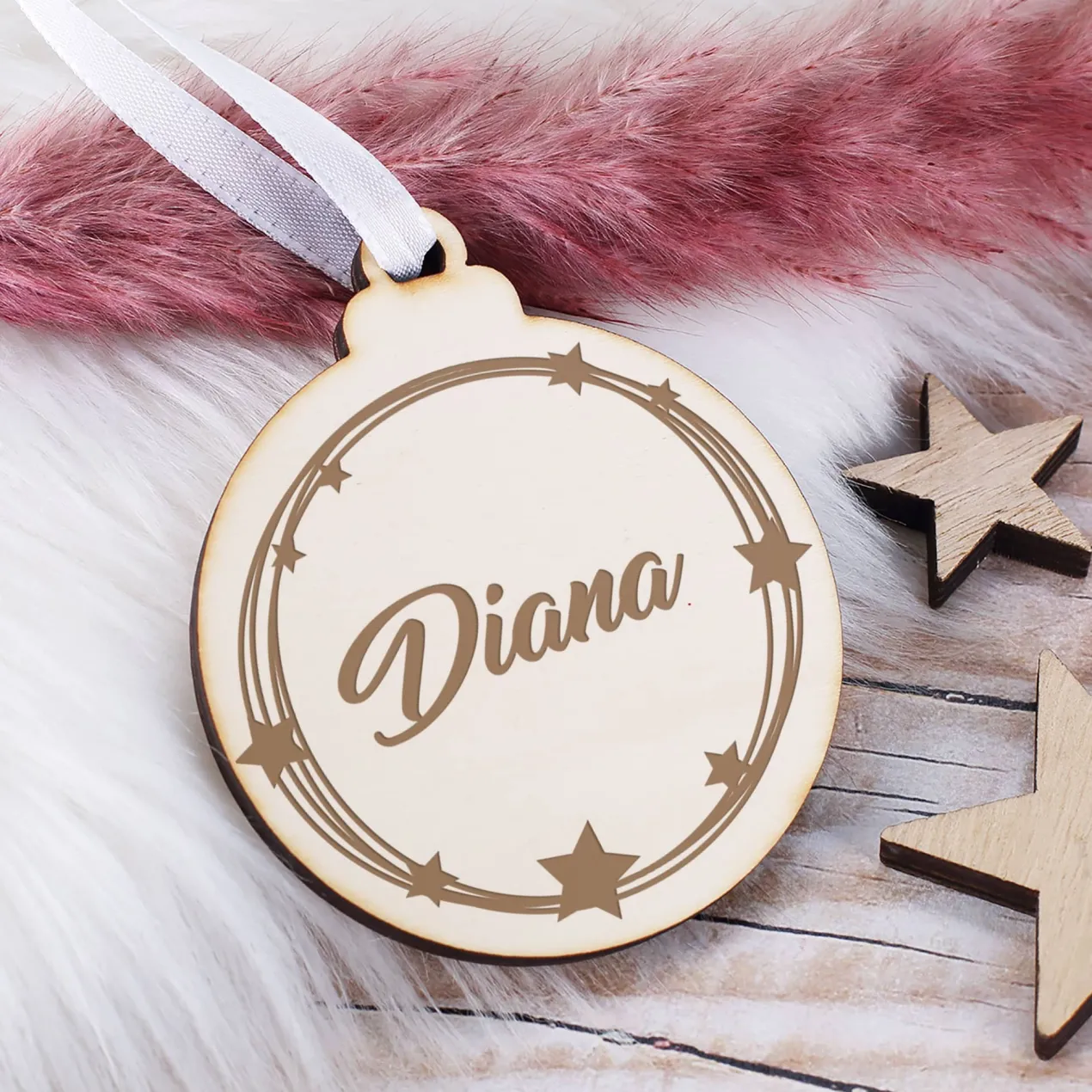 Weihnachtsbaumkugel aus Holz mit Name graviert in 5 Motiven