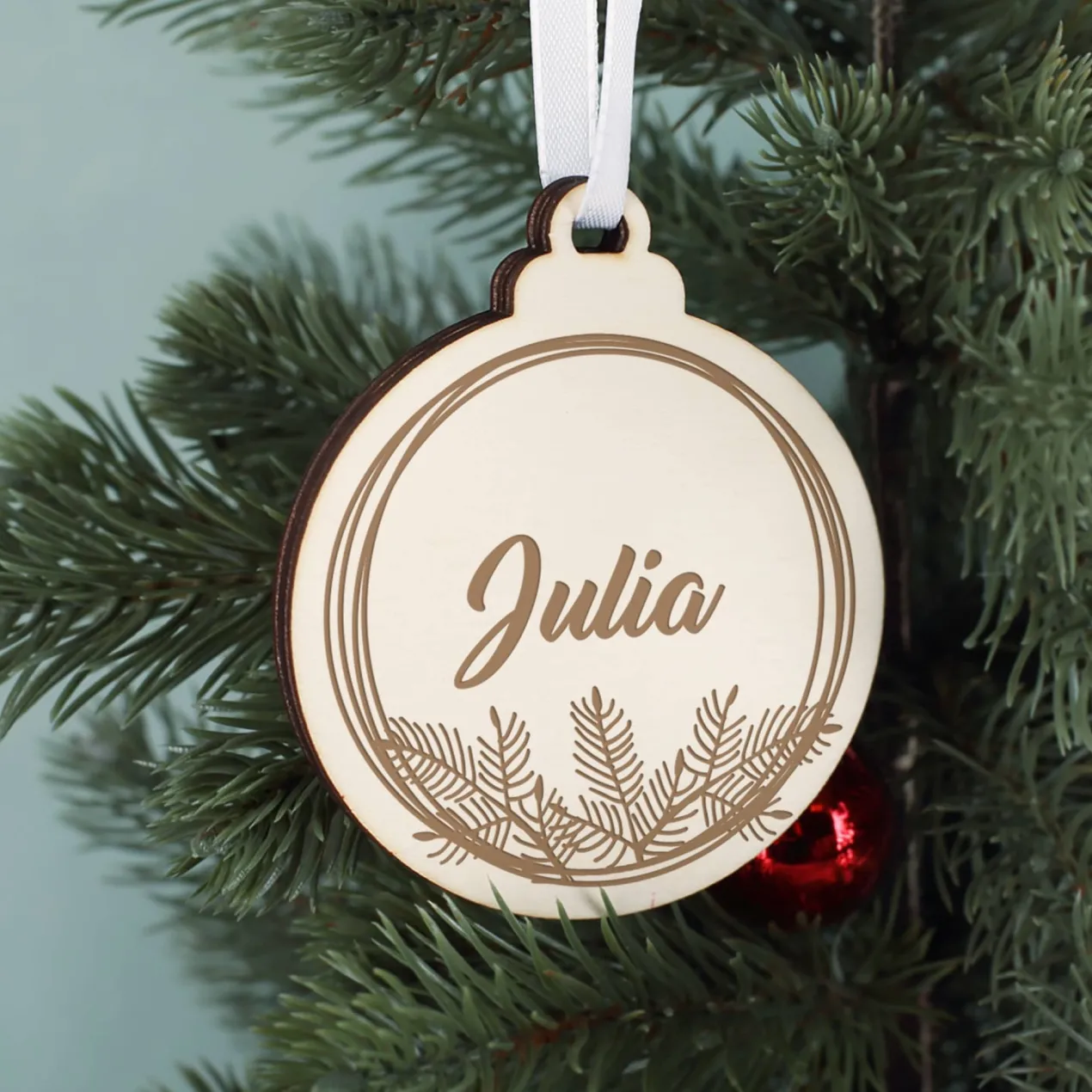 Weihnachtsbaumkugel aus Holz mit Name graviert in 5 Motiven