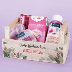 Weihnachtsgeschenkkorb für Frauen mit Wellness Inhalt und persönlichem Druck