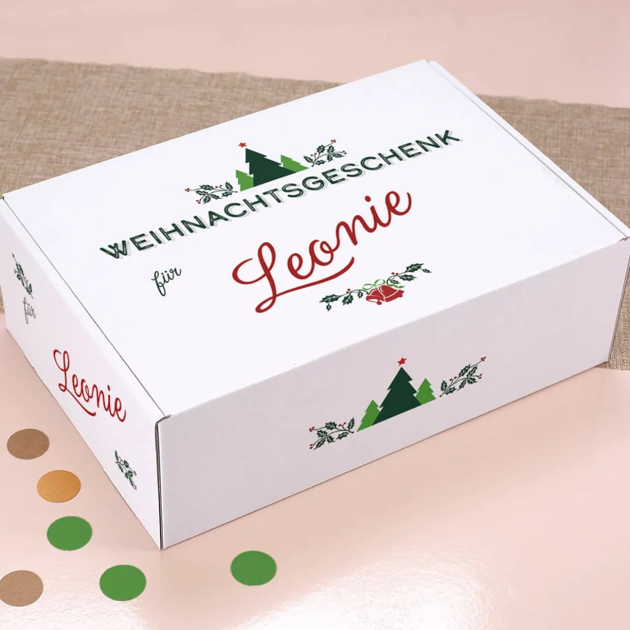 Weihnachtsgeschenk - Verpackung mit Name und Ornament