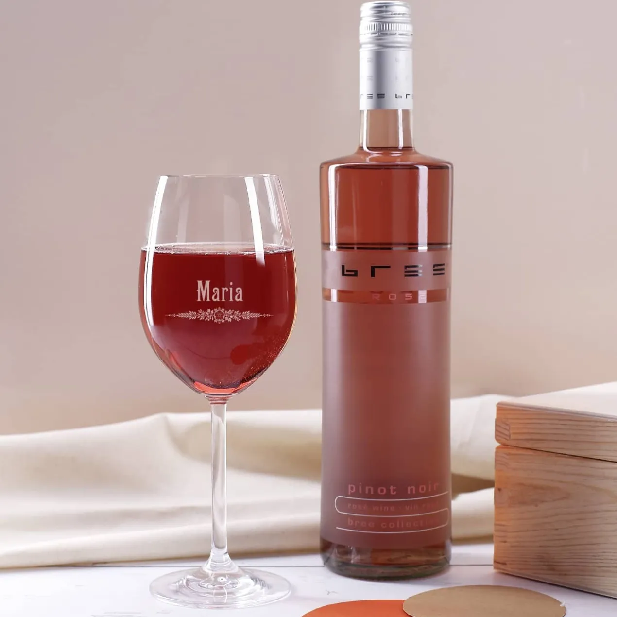 Wein-Geschenkset für die Oma mit Holzbox, Weinglas und BREE Weinflasche