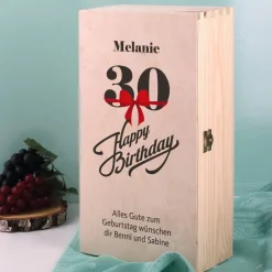 Wein - Geschenkset zum 30. Geburtstag aus Glas und Flasche in persönlicher Holzbox