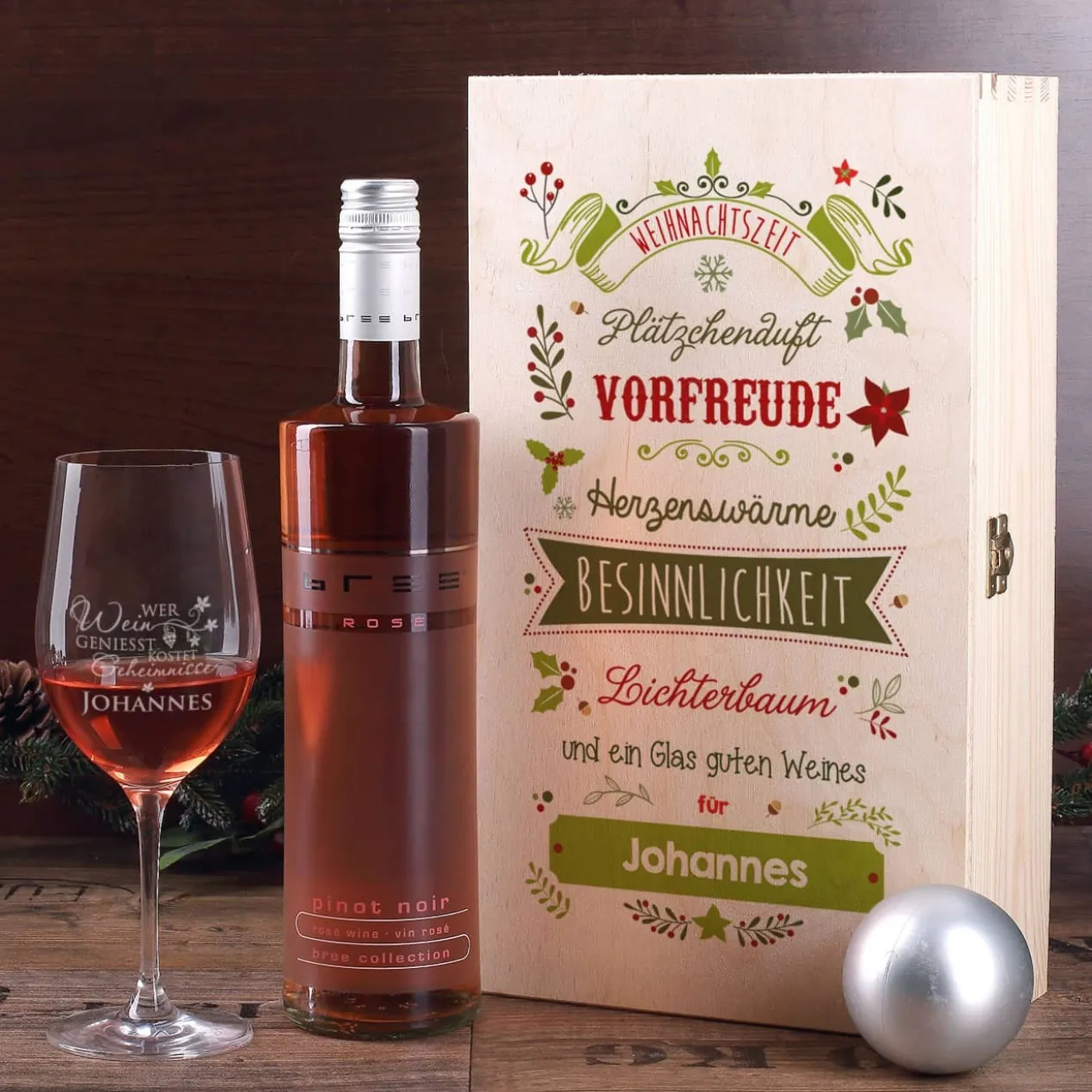 Wein - Geschenkset zu Weihnachten mit graviertem Weinglas und Flasche in bedruckter Holzbox