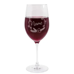 Weinglas graviert mit Kranz, Zweigen und Name als Weihnachtsgeschenk