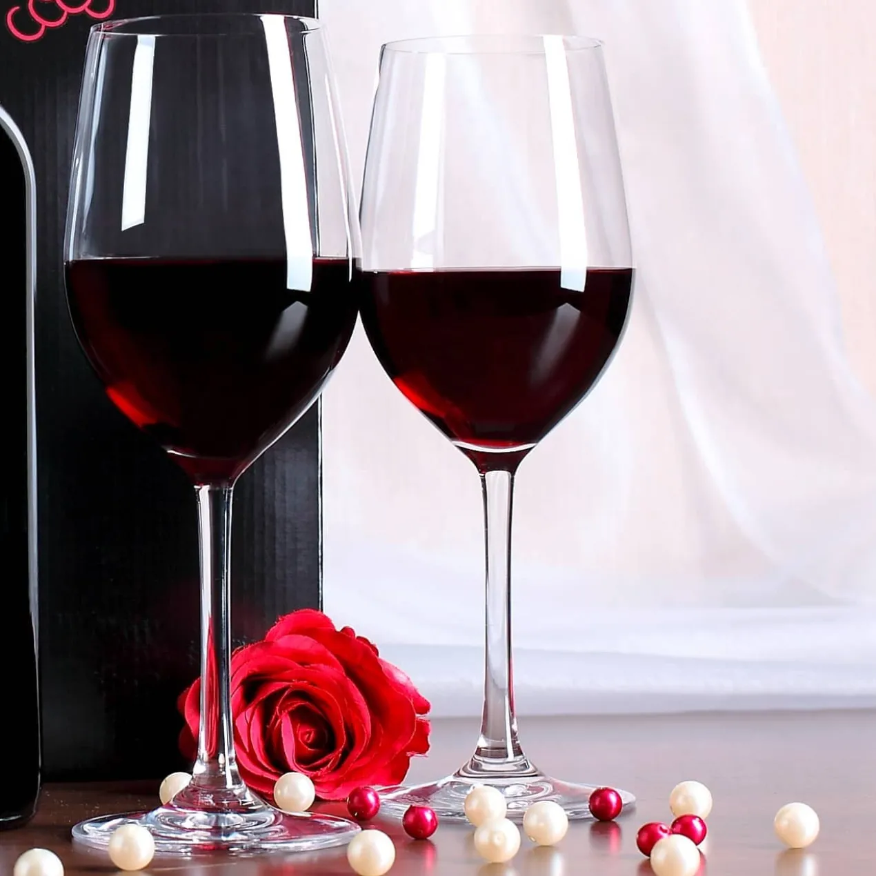 Weinglas-Set mit gravierter Rotweinflasche zur Hochzeit in edler Geschenkbox