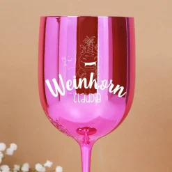 Weinhorn - glänzender, pinker Weinkelch mit Knuddelhorn und Name
