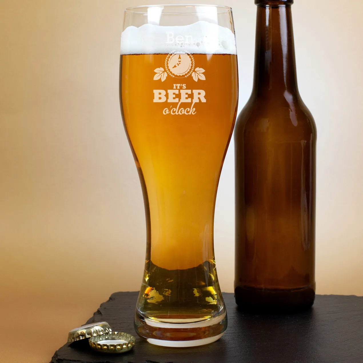 Weizenbierglas Beer o'clock mit Namensgravur in zwei Größen