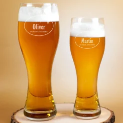 Weizenbierglas mit Wunschname - Ein Freund guten Bieres - 2 Größen wählbar